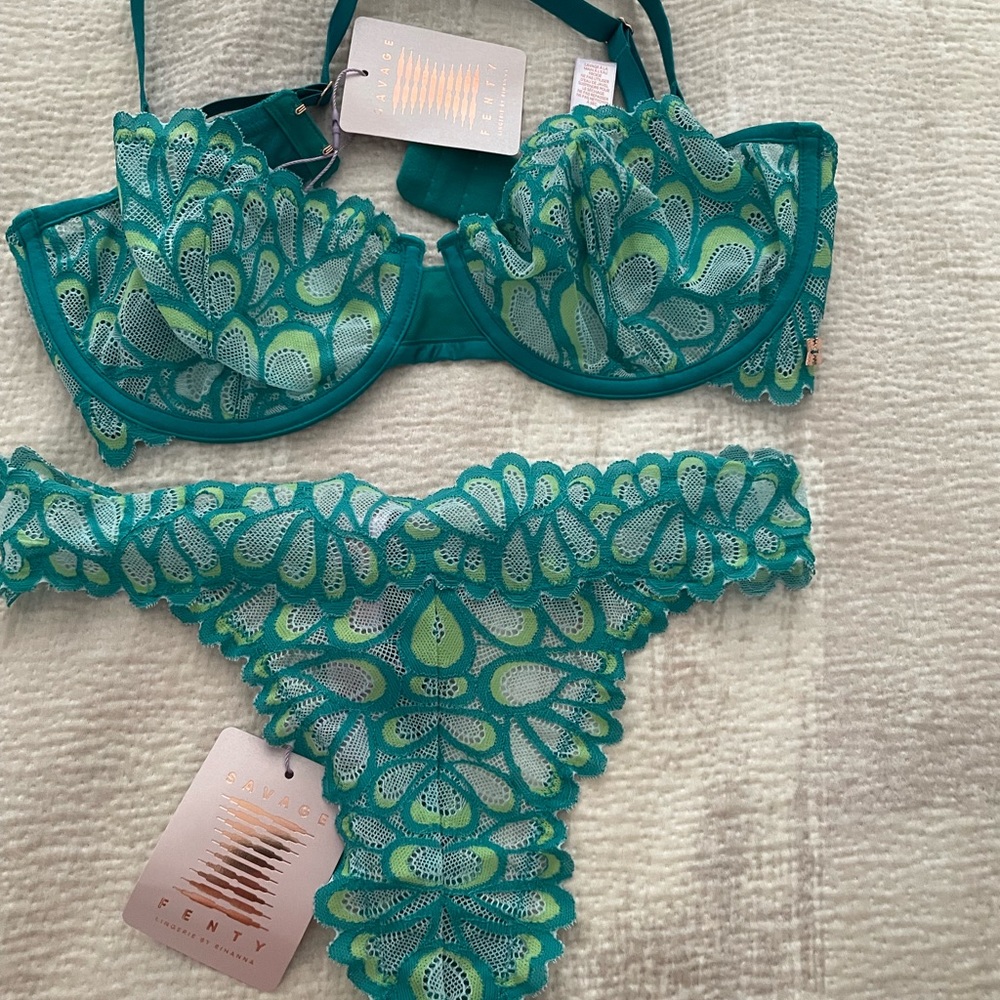 SAVAGE FENTY BRA & PANTY SET